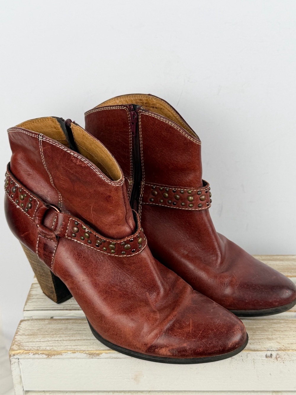 Soft noreen ankle boots booties burnished reddish brown leather western wear 10